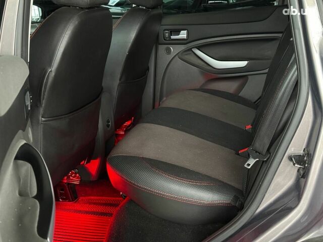 Серый Форд Куга, объемом двигателя 2 л и пробегом 108 тыс. км за 12990 $, фото 13 на Automoto.ua