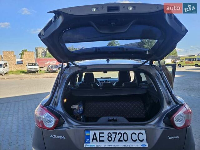 Серый Форд Куга, объемом двигателя 2 л и пробегом 157 тыс. км за 10200 $, фото 10 на Automoto.ua
