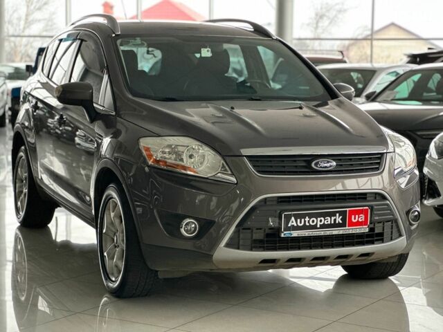 Серый Форд Куга, объемом двигателя 2 л и пробегом 108 тыс. км за 12990 $, фото 2 на Automoto.ua