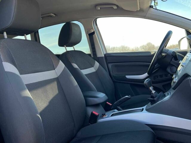 Серый Форд Куга, объемом двигателя 2 л и пробегом 100 тыс. км за 12650 $, фото 14 на Automoto.ua