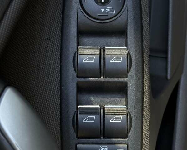 Сірий Форд Куга, об'ємом двигуна 2 л та пробігом 217 тис. км за 12699 $, фото 9 на Automoto.ua