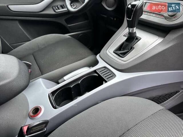Серый Форд Куга, объемом двигателя 2 л и пробегом 235 тыс. км за 12700 $, фото 95 на Automoto.ua