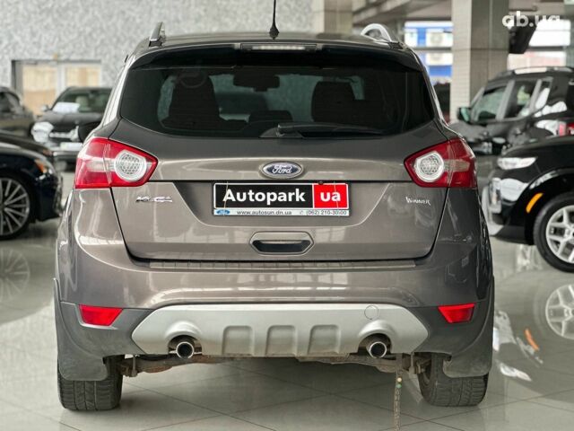 Серый Форд Куга, объемом двигателя 2 л и пробегом 108 тыс. км за 12990 $, фото 4 на Automoto.ua