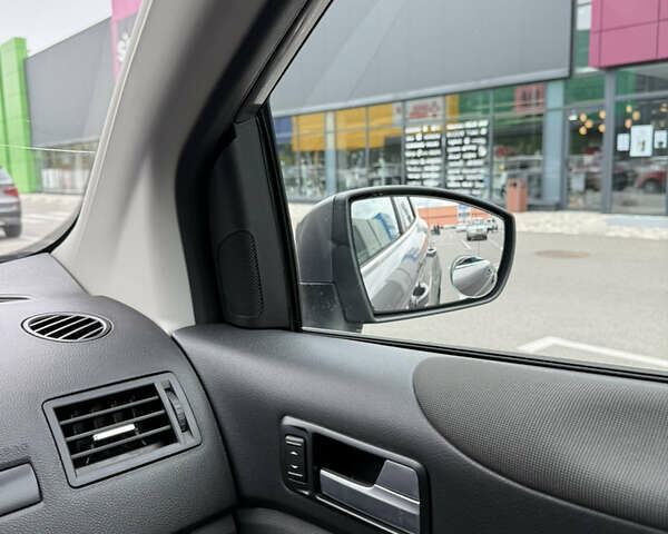 Сірий Форд Куга, об'ємом двигуна 2.52 л та пробігом 187 тис. км за 11800 $, фото 18 на Automoto.ua