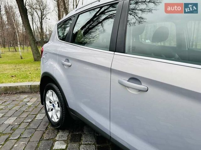 Серый Форд Куга, объемом двигателя 2 л и пробегом 235 тыс. км за 12700 $, фото 25 на Automoto.ua