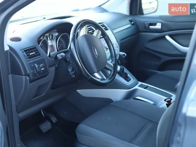 Серый Форд Куга, объемом двигателя 2 л и пробегом 204 тыс. км за 11200 $, фото 8 на Automoto.ua