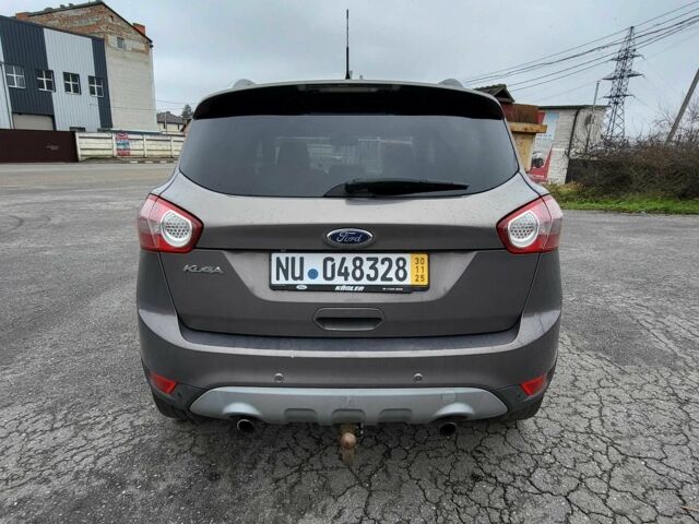 Серый Форд Куга, объемом двигателя 2 л и пробегом 202 тыс. км за 6298 $, фото 6 на Automoto.ua