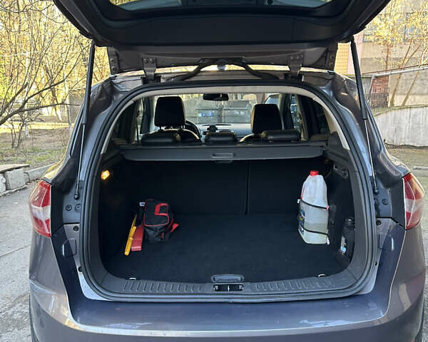 Сірий Форд Куга, об'ємом двигуна 2 л та пробігом 150 тис. км за 9500 $, фото 12 на Automoto.ua