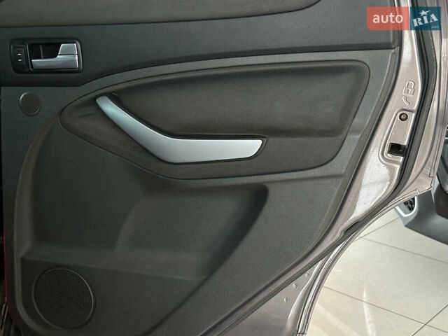 Сірий Форд Куга, об'ємом двигуна 2 л та пробігом 108 тис. км за 12990 $, фото 16 на Automoto.ua