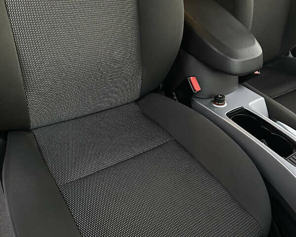 Серый Форд Куга, объемом двигателя 2 л и пробегом 134 тыс. км за 11500 $, фото 25 на Automoto.ua