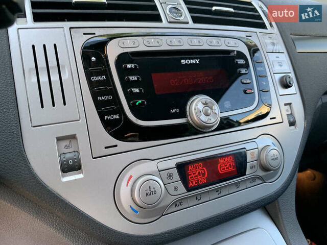 Сірий Форд Куга, об'ємом двигуна 2 л та пробігом 131 тис. км за 12500 $, фото 37 на Automoto.ua