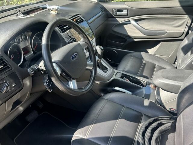 Сірий Форд Куга, об'ємом двигуна 2.5 л та пробігом 61 тис. км за 11500 $, фото 7 на Automoto.ua