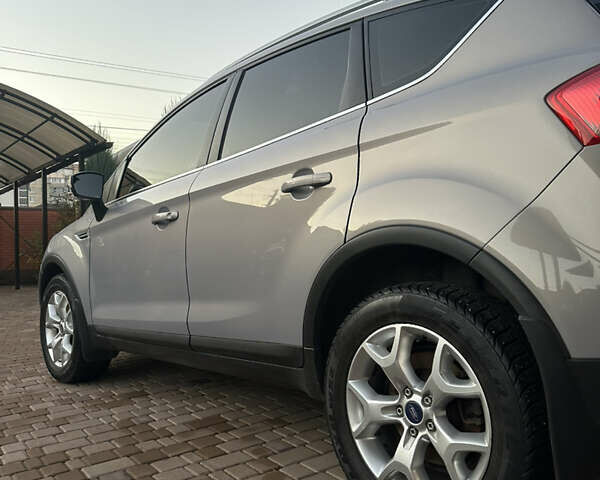 Серый Форд Куга, объемом двигателя 2 л и пробегом 134 тыс. км за 11500 $, фото 13 на Automoto.ua