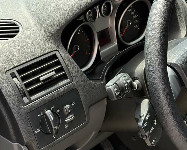 Сірий Форд Куга, об'ємом двигуна 2 л та пробігом 176 тис. км за 11500 $, фото 22 на Automoto.ua