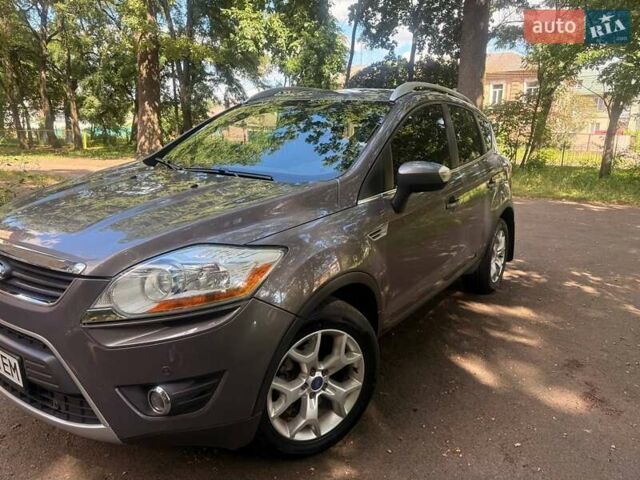 Серый Форд Куга, объемом двигателя 2.5 л и пробегом 235 тыс. км за 11700 $, фото 1 на Automoto.ua