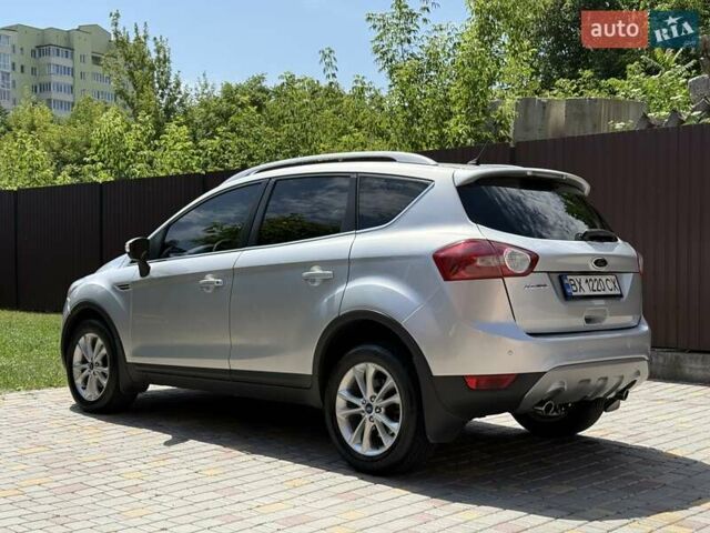 Сірий Форд Куга, об'ємом двигуна 2 л та пробігом 176 тис. км за 11500 $, фото 5 на Automoto.ua