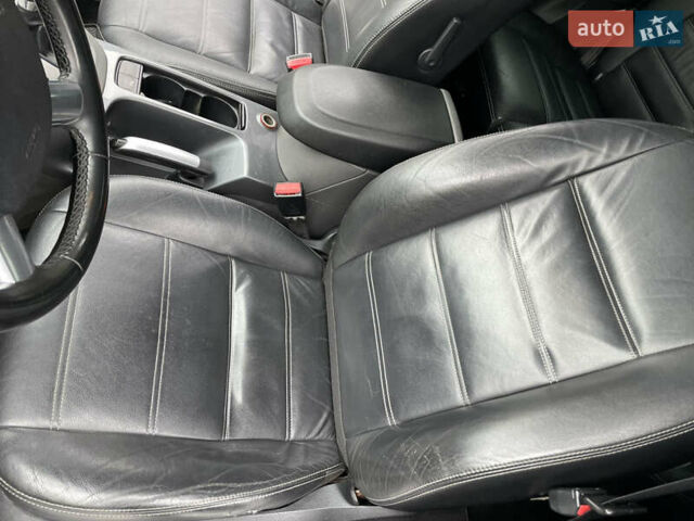 Серый Форд Куга, объемом двигателя 2 л и пробегом 230 тыс. км за 9200 $, фото 8 на Automoto.ua