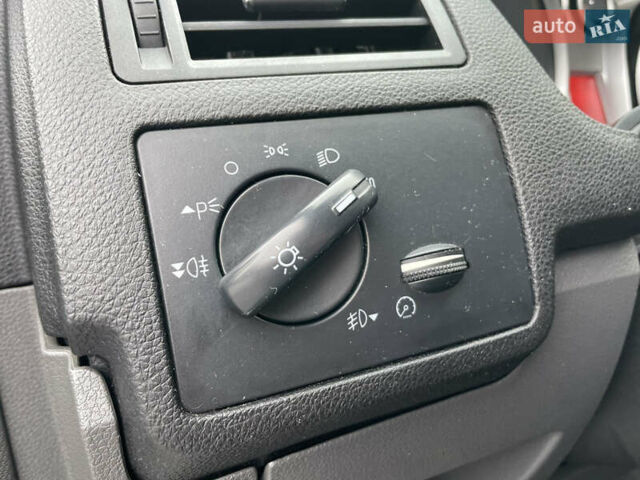 Серый Форд Куга, объемом двигателя 2 л и пробегом 230 тыс. км за 9200 $, фото 13 на Automoto.ua