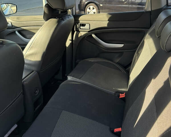 Сірий Форд Куга, об'ємом двигуна 2 л та пробігом 199 тис. км за 11000 $, фото 20 на Automoto.ua