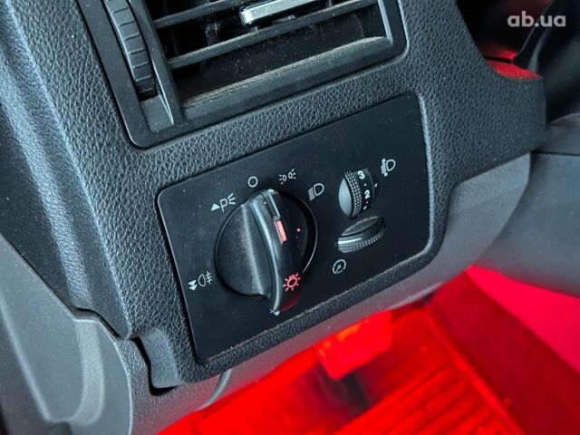 Серый Форд Куга, объемом двигателя 2 л и пробегом 108 тыс. км за 12990 $, фото 12 на Automoto.ua