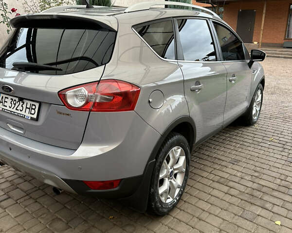 Серый Форд Куга, объемом двигателя 2 л и пробегом 134 тыс. км за 11500 $, фото 5 на Automoto.ua