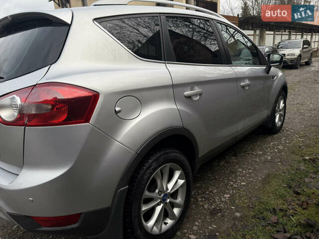 Серый Форд Куга, объемом двигателя 2 л и пробегом 184 тыс. км за 9500 $, фото 5 на Automoto.ua