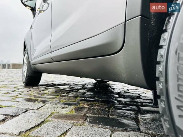 Серый Форд Куга, объемом двигателя 2 л и пробегом 235 тыс. км за 12700 $, фото 12 на Automoto.ua