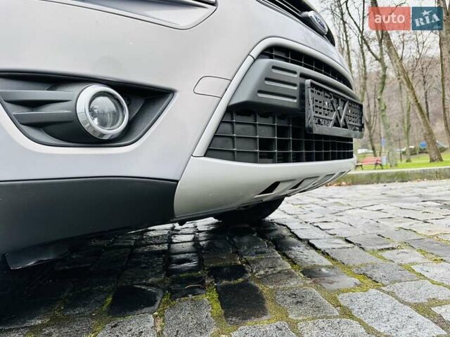 Серый Форд Куга, объемом двигателя 2 л и пробегом 235 тыс. км за 12700 $, фото 21 на Automoto.ua