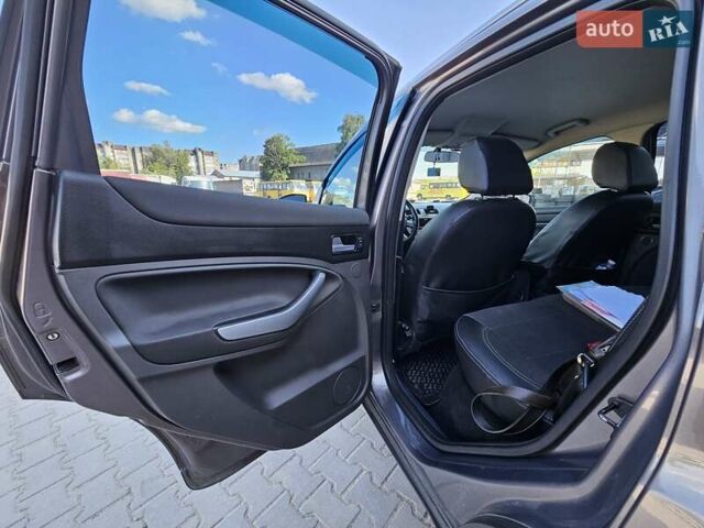 Серый Форд Куга, объемом двигателя 2 л и пробегом 157 тыс. км за 10200 $, фото 12 на Automoto.ua