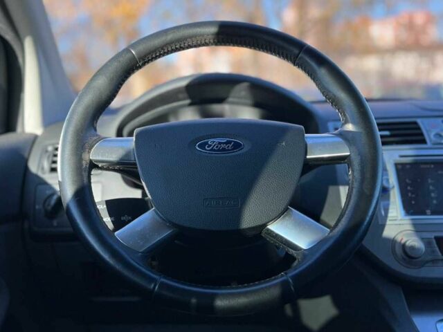 Серый Форд Куга, объемом двигателя 2 л и пробегом 100 тыс. км за 12650 $, фото 7 на Automoto.ua