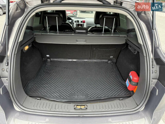 Сірий Форд Куга, об'ємом двигуна 2.52 л та пробігом 187 тис. км за 11800 $, фото 5 на Automoto.ua