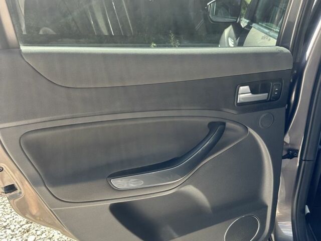 Сірий Форд Куга, об'ємом двигуна 2.5 л та пробігом 61 тис. км за 11500 $, фото 15 на Automoto.ua