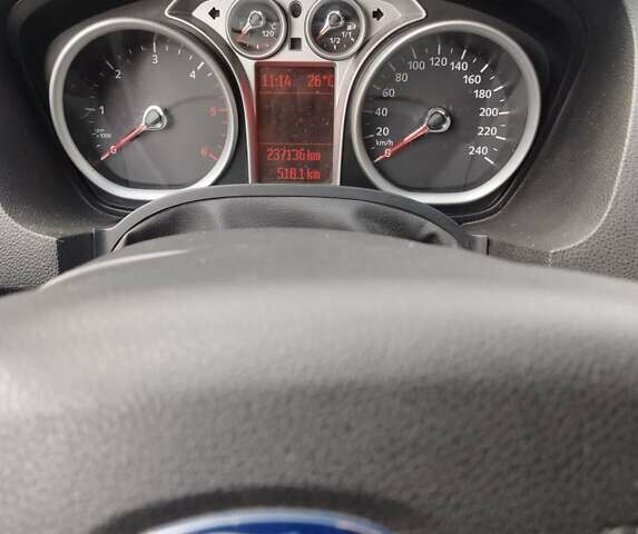 Сірий Форд Куга, об'ємом двигуна 2 л та пробігом 239 тис. км за 11800 $, фото 1 на Automoto.ua