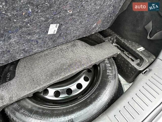 Серый Форд Куга, объемом двигателя 2 л и пробегом 235 тыс. км за 12700 $, фото 62 на Automoto.ua