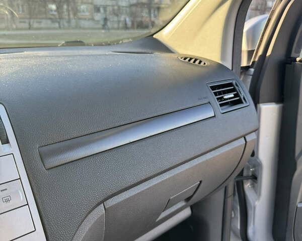 Сірий Форд Куга, об'ємом двигуна 2 л та пробігом 199 тис. км за 11000 $, фото 4 на Automoto.ua