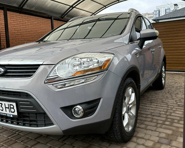 Серый Форд Куга, объемом двигателя 2 л и пробегом 134 тыс. км за 11500 $, фото 1 на Automoto.ua