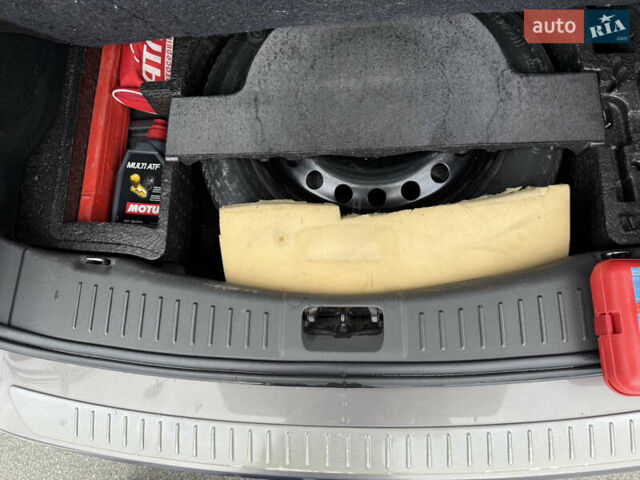 Сірий Форд Куга, об'ємом двигуна 2.52 л та пробігом 187 тис. км за 11800 $, фото 6 на Automoto.ua