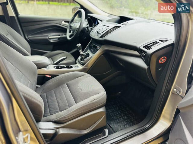 Серый Форд Куга, объемом двигателя 2 л и пробегом 187 тыс. км за 11500 $, фото 41 на Automoto.ua