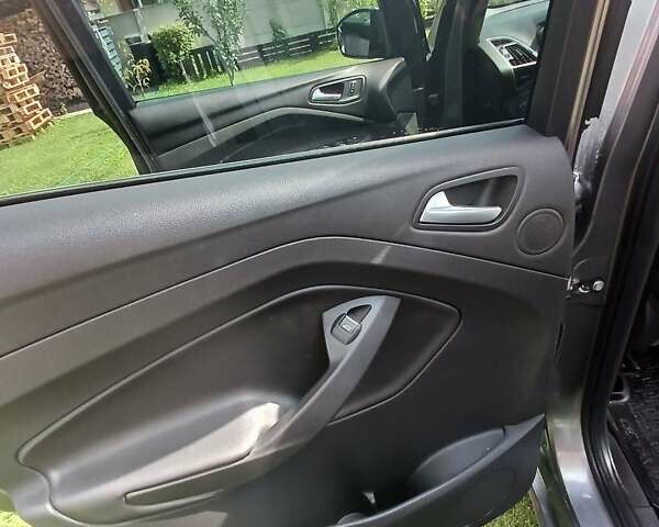 Серый Форд Куга, объемом двигателя 2 л и пробегом 207 тыс. км за 13500 $, фото 11 на Automoto.ua