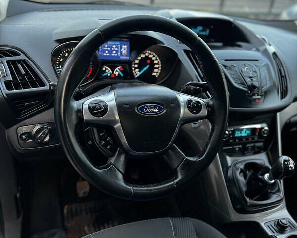 Серый Форд Куга, объемом двигателя 1.6 л и пробегом 187 тыс. км за 10599 $, фото 63 на Automoto.ua