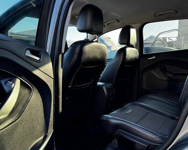 Серый Форд Куга, объемом двигателя 2 л и пробегом 227 тыс. км за 10200 $, фото 7 на Automoto.ua