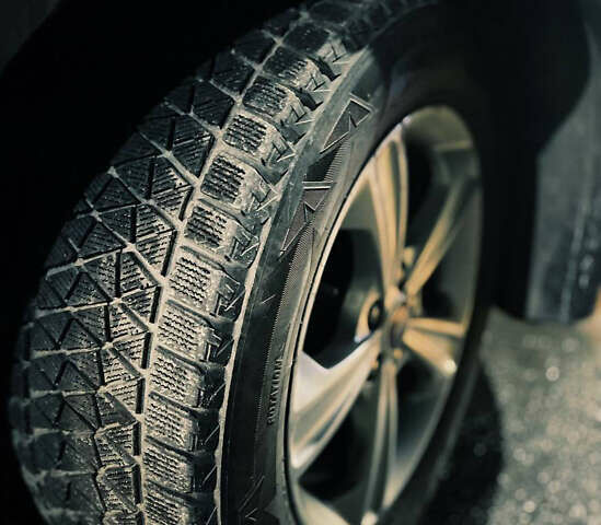 Серый Форд Куга, объемом двигателя 2 л и пробегом 205 тыс. км за 13500 $, фото 5 на Automoto.ua