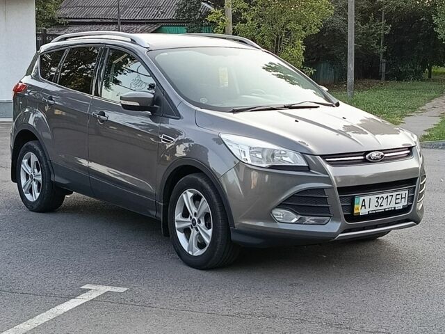 Серый Форд Куга, объемом двигателя 2 л и пробегом 172 тыс. км за 10600 $, фото 2 на Automoto.ua