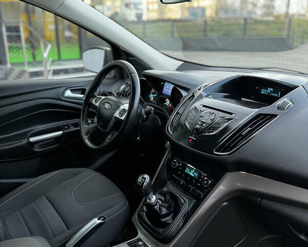 Серый Форд Куга, объемом двигателя 1.6 л и пробегом 187 тыс. км за 10599 $, фото 48 на Automoto.ua