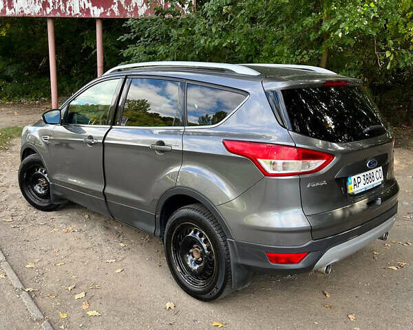 Серый Форд Куга, объемом двигателя 2 л и пробегом 172 тыс. км за 13000 $, фото 3 на Automoto.ua