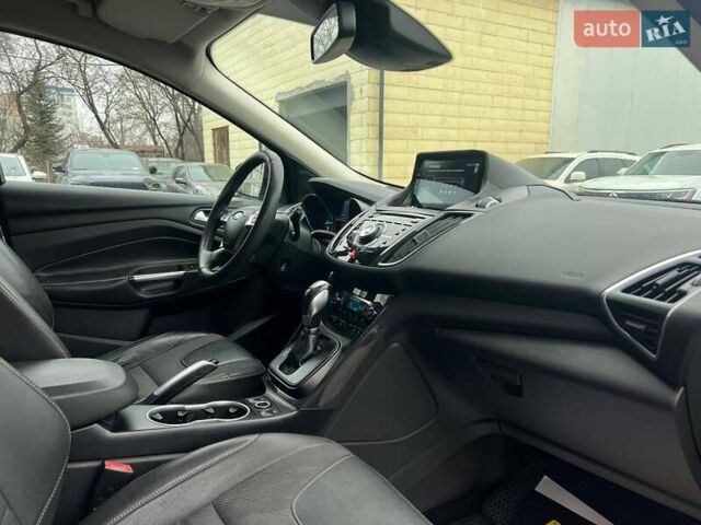 Серый Форд Куга, объемом двигателя 2 л и пробегом 216 тыс. км за 13500 $, фото 19 на Automoto.ua