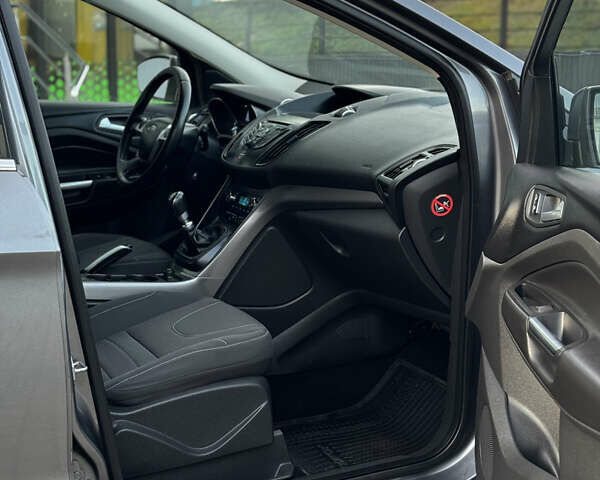 Серый Форд Куга, объемом двигателя 1.6 л и пробегом 187 тыс. км за 10599 $, фото 44 на Automoto.ua