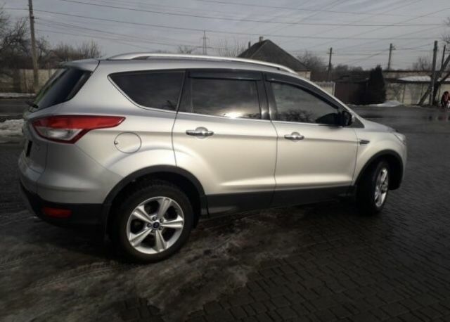 Сірий Форд Куга, об'ємом двигуна 2 л та пробігом 120 тис. км за 12000 $, фото 1 на Automoto.ua