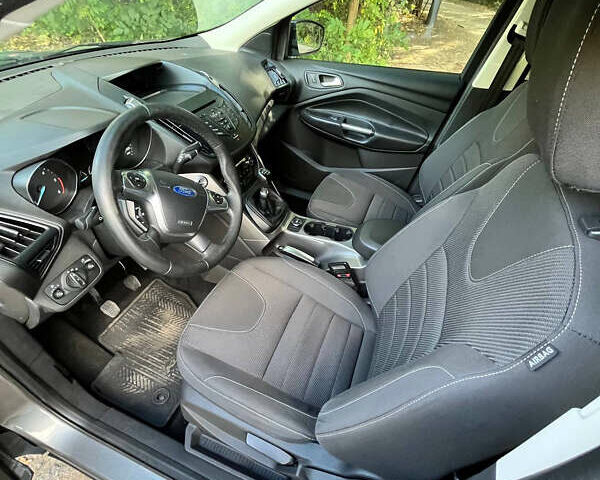 Серый Форд Куга, объемом двигателя 2 л и пробегом 172 тыс. км за 13000 $, фото 10 на Automoto.ua