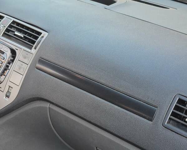 Сірий Форд Куга, об'ємом двигуна 2 л та пробігом 185 тис. км за 10500 $, фото 26 на Automoto.ua